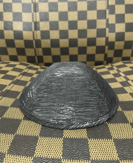 כיפה שחור פסים כסף